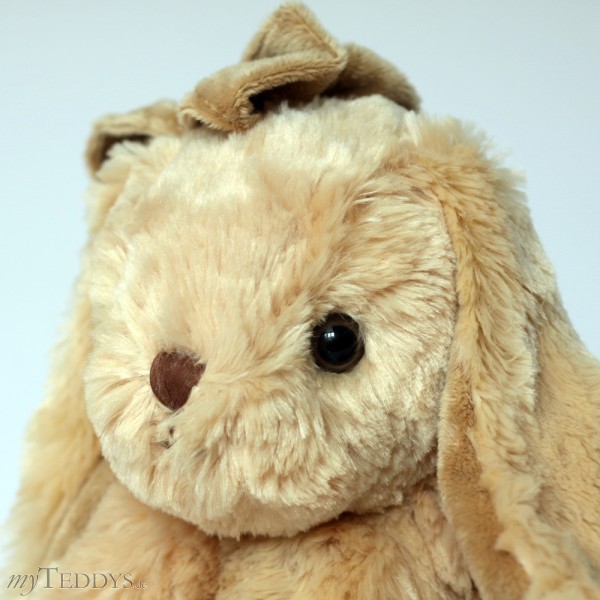 Charismatic Cornelia, Peluche Bukowski, lapin